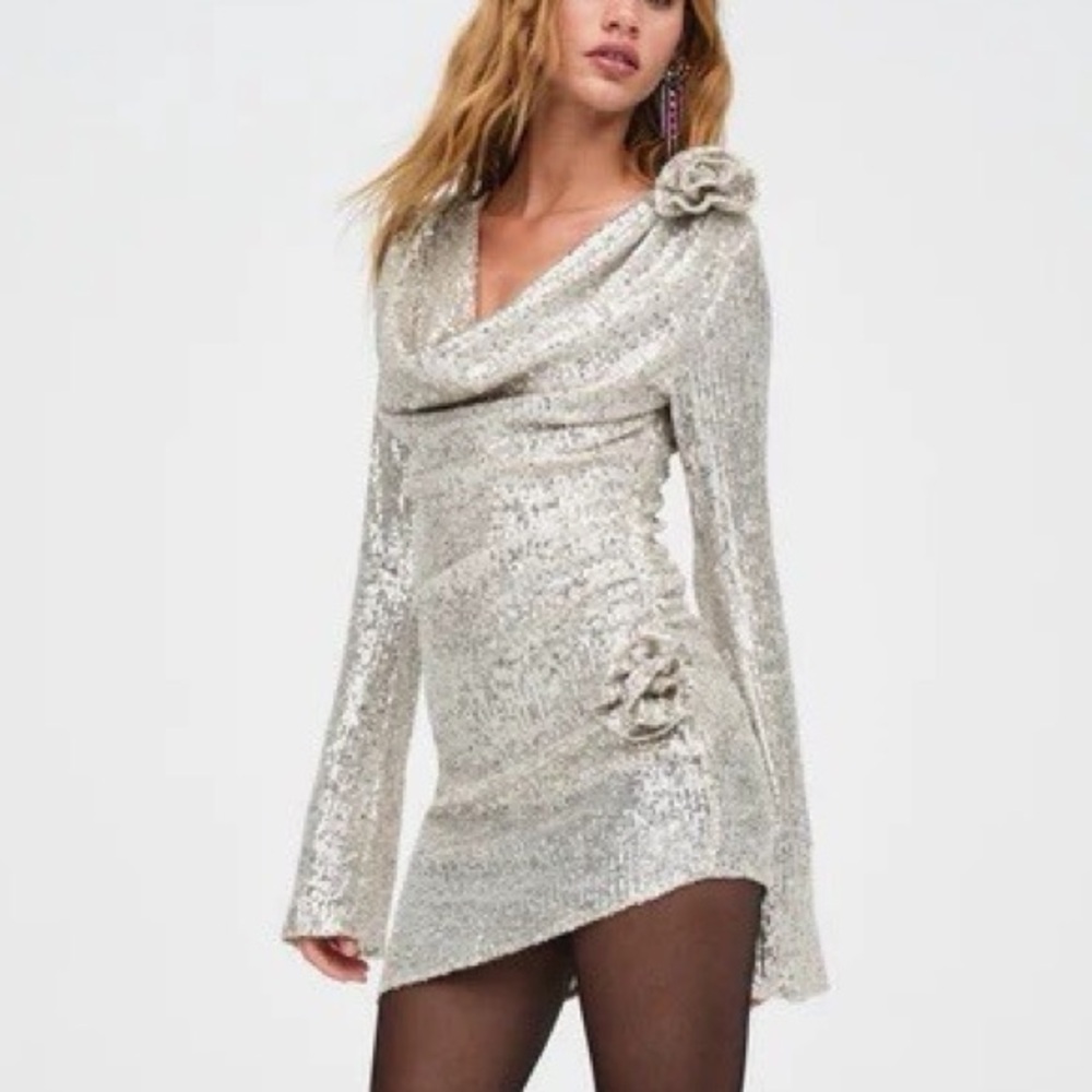 Tia silver sequin Mini Dress nye